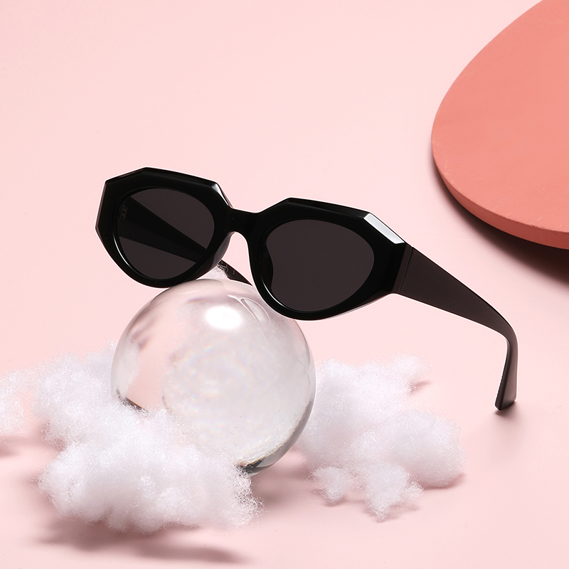 復古男女網(wǎng)紅凹造型貓眼墨鏡拍照時尚防紫外線簡約偏光太陽鏡貓眼