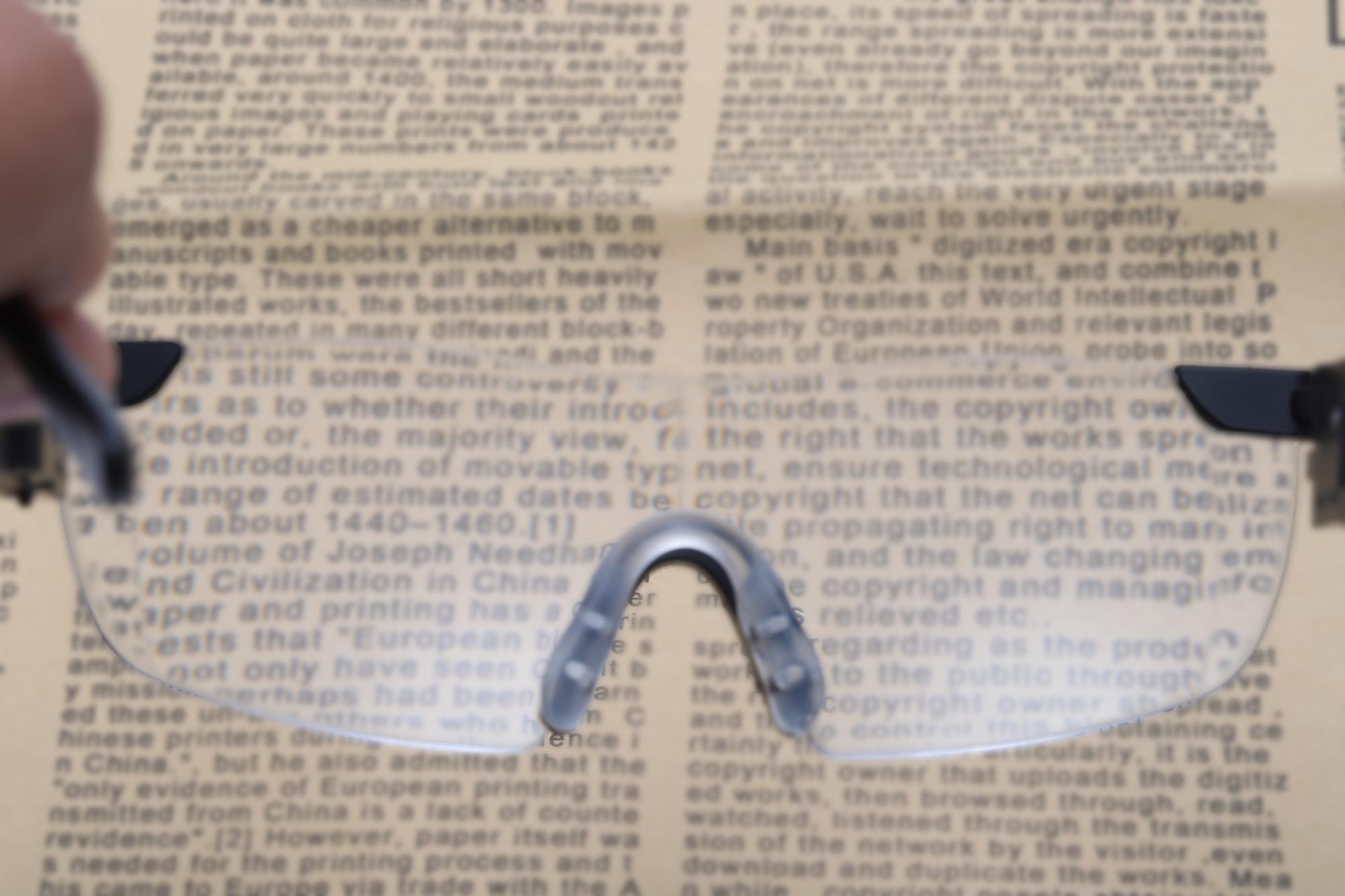 LED001自動(dòng)開(kāi)關(guān)放大鏡